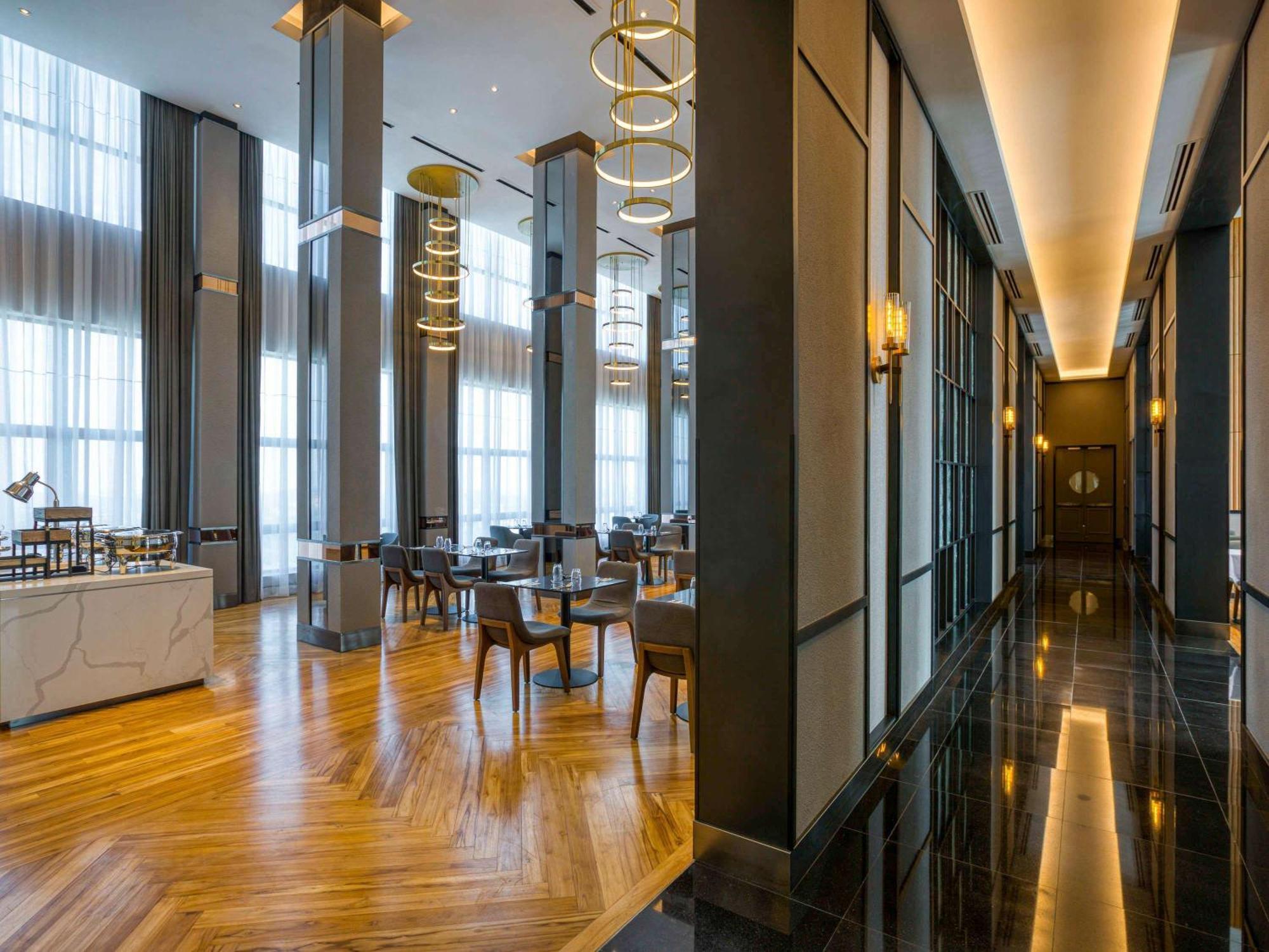 Mercure Living Putrajaya Exterior foto The Lounge at KLIA